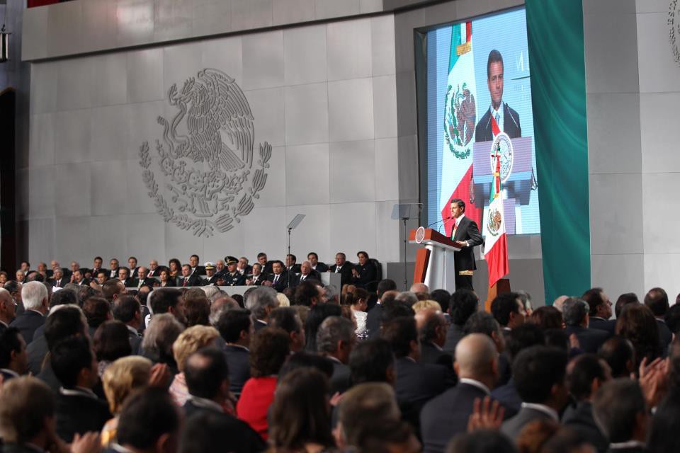 Presenta Enrique Peña Nieto 13 decisiones presidenciales inmediatas 