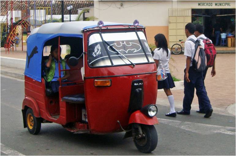 Moto-taxis en el roble cobran de más