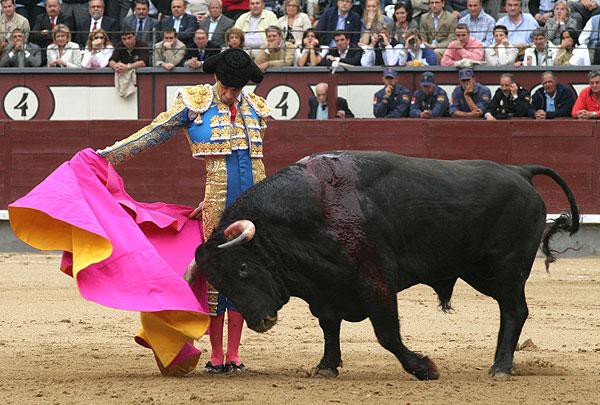 Crisis y muerte en el oficio del miserable torero de pueblo