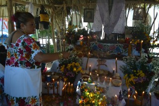 Tradición en la muestra de altares