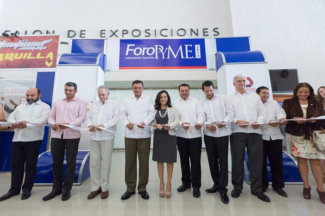 Inaugura el Gobernador el Foro PYME 2013 de la CANACINTRA Yucatán.