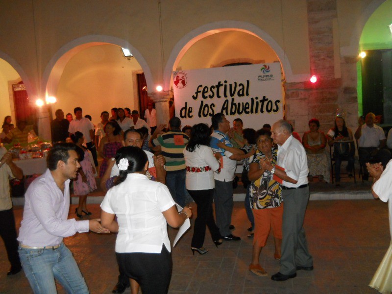 Valladolid: Amena convivencia en el Festival de los abuelitos.