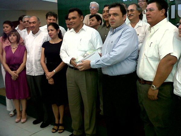Gobernadores y Peña Nieto están invitados a la protesta de Rolando