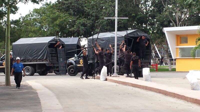 Bomberos de la SSP realizan inspección en la Feria Yucatán   X\\\\\\\\\\&#039;matkuil 2013‏