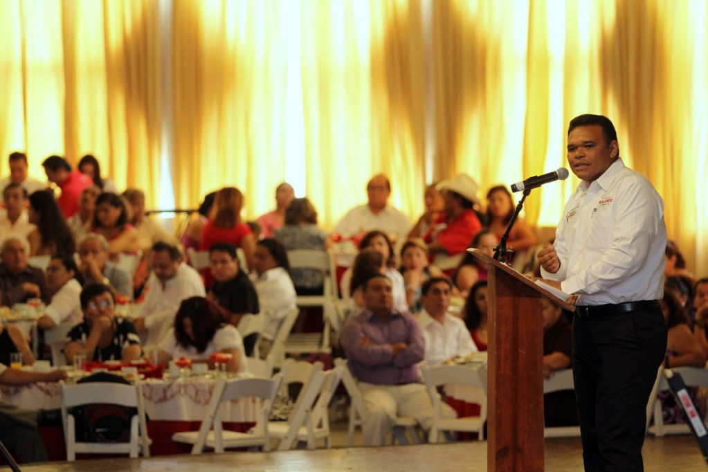 Zapata Bello inicia reuniones para fortalecer infraestructura de Yucatán