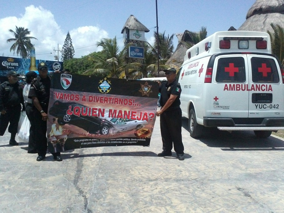 Progreso: Elementos de la policía municipal de Progreso realizan campaña de prevención de accidentes en el área del malecón