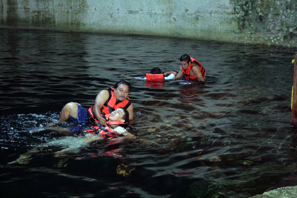 Valladolid: Rescatistas realizan ejercicios en atractivo turístico “cenote hubiku”